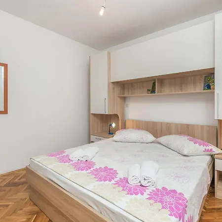 Apartment Miljenko *